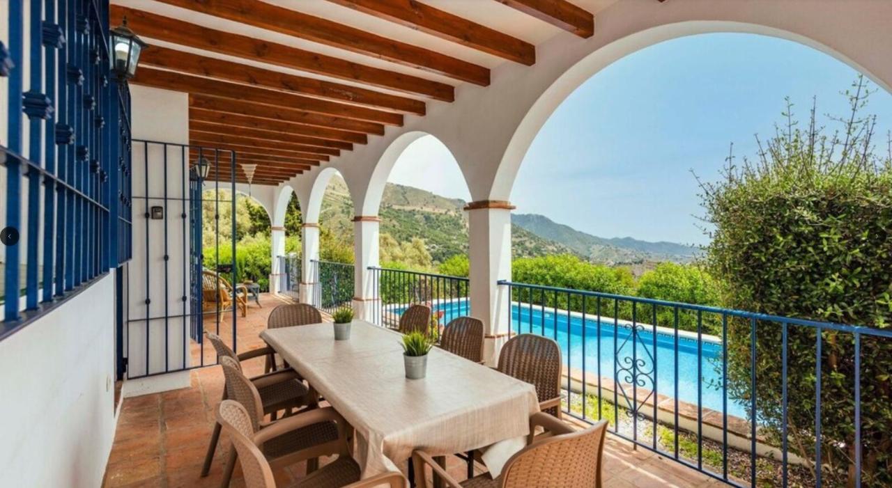 Villa Hugo Cómpeta By Bossh Málaga